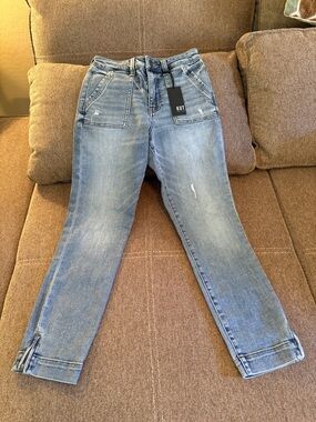 Kut from the Kloth Light Blue Ankle Zip Relaxed Straight Jeans